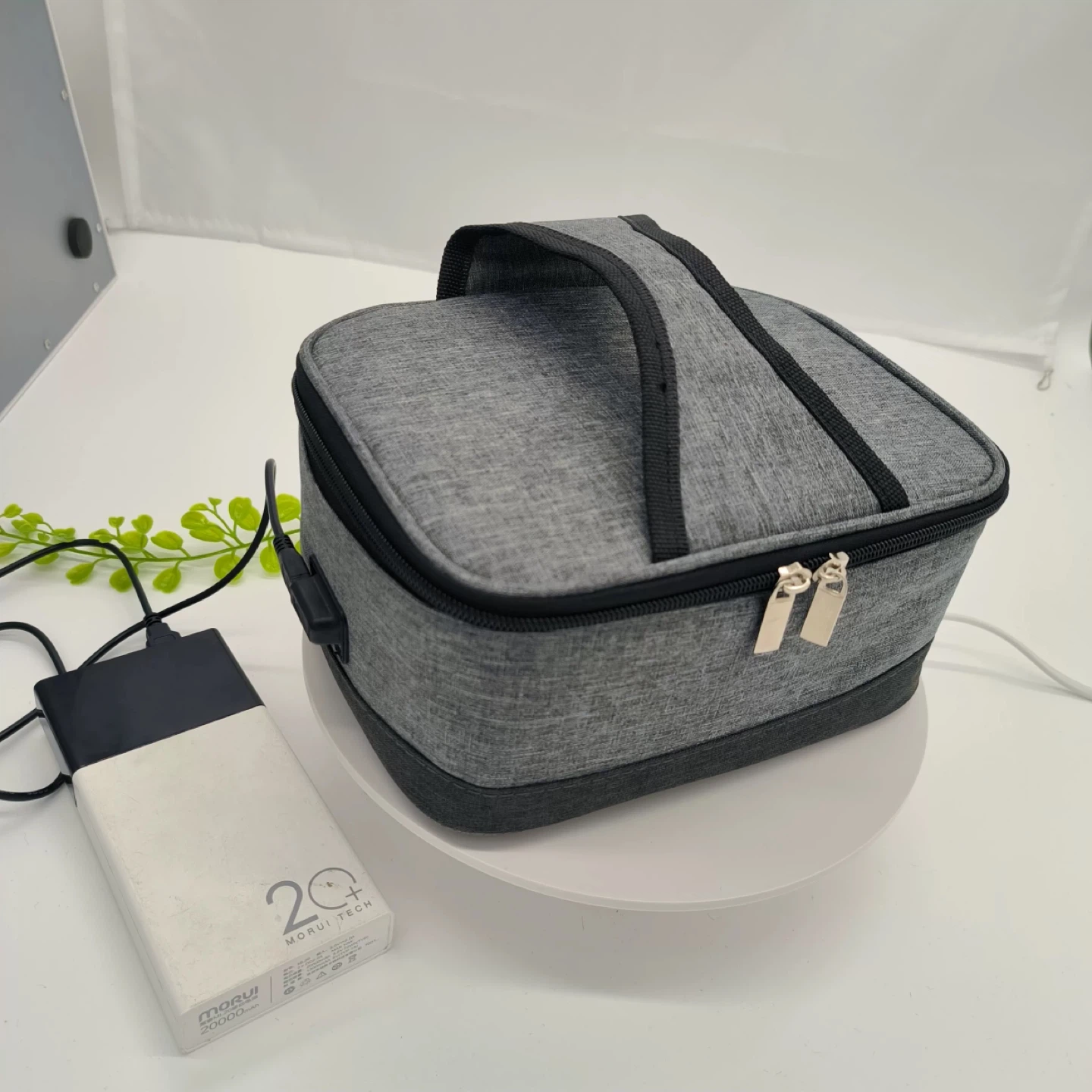 Grey Insulated Lunch Bag with USB Heating - photo 3