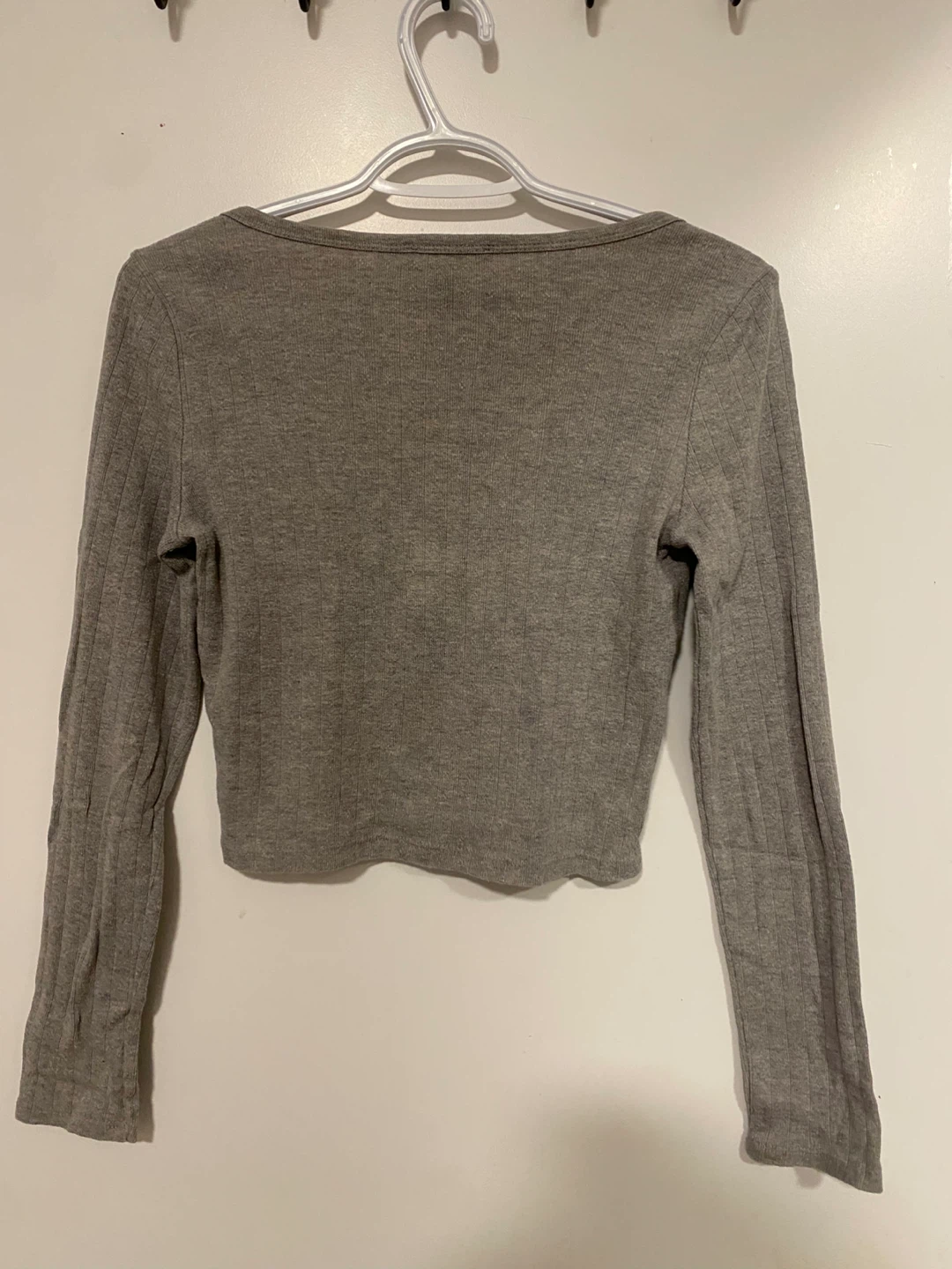 Forever 21 Grey Ribbed Cropped Button-Up Long Sleeve Top M - photo 3