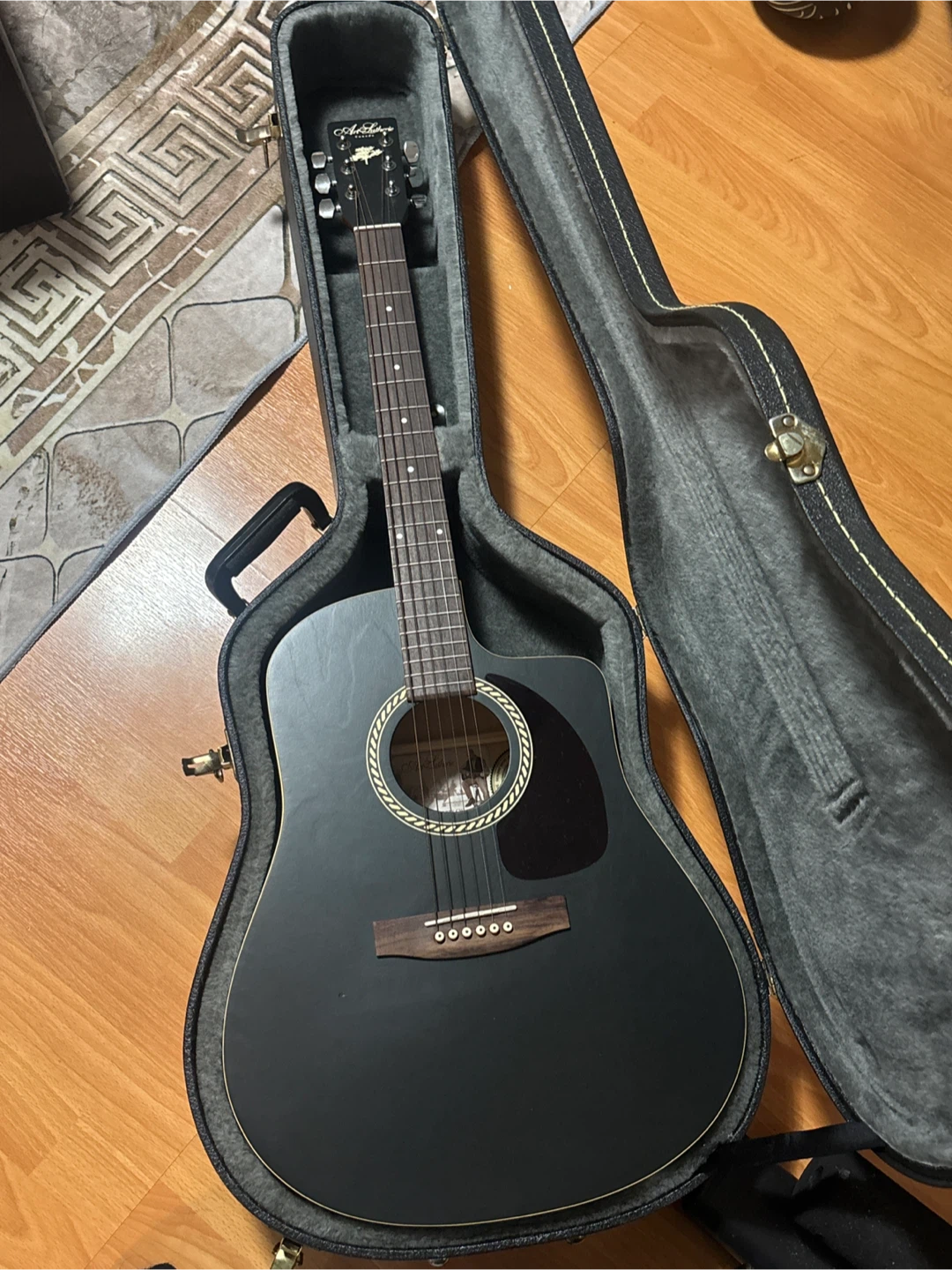 Art & Lutherie "Wild Cherry CW" Acoustic Guitar - Black