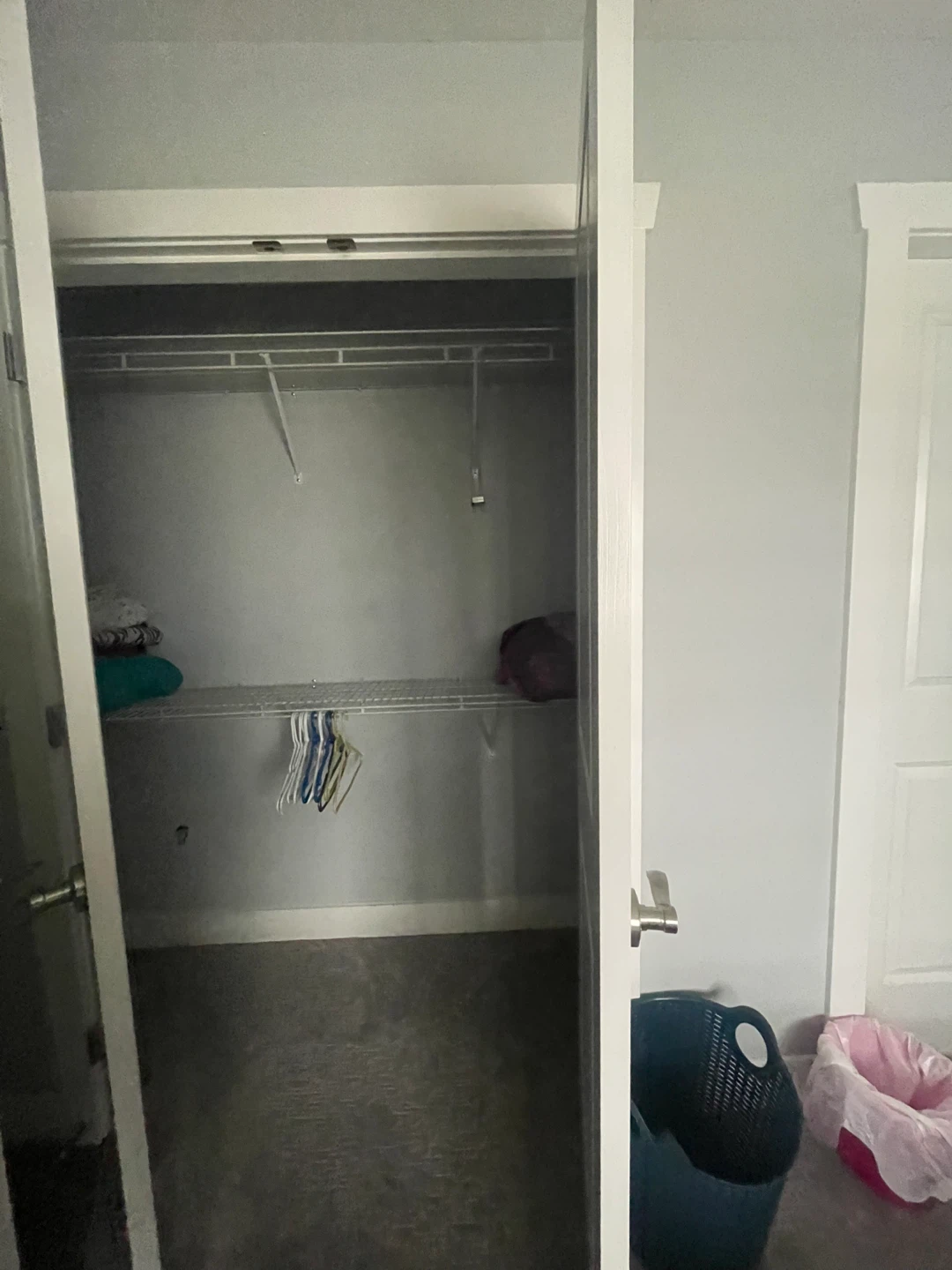 Private room with bathroom attached for rent - photo 5