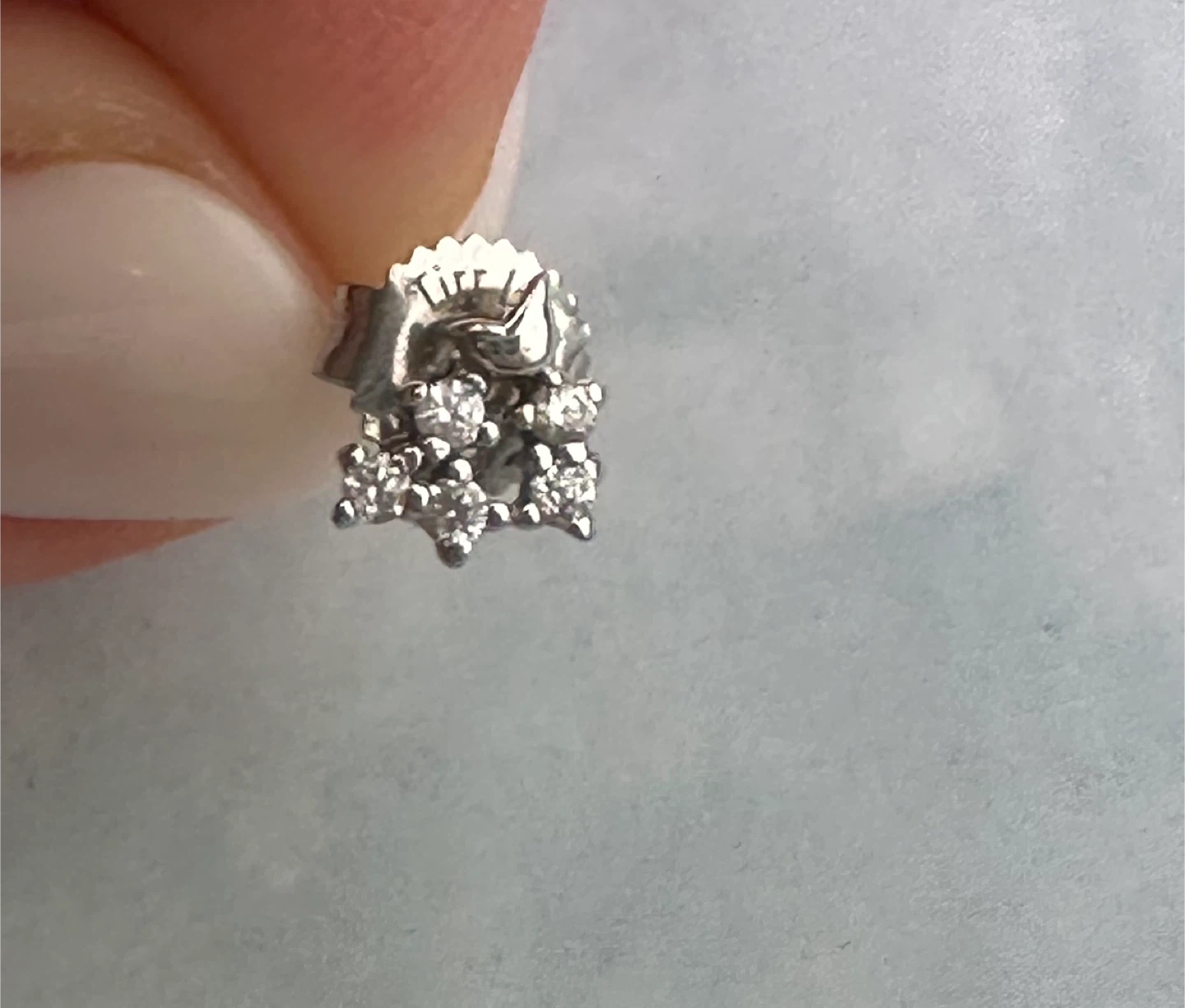 Tirr Tirr Stud earring