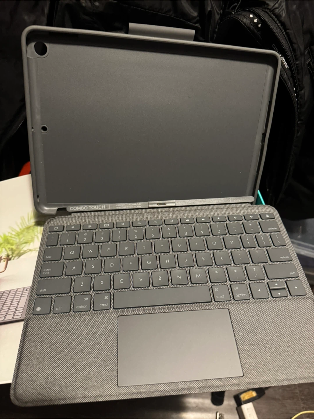 Logitech Combo Touch Keyboard Case for iPad (7th, 8th, 9th Gen) - photo 2