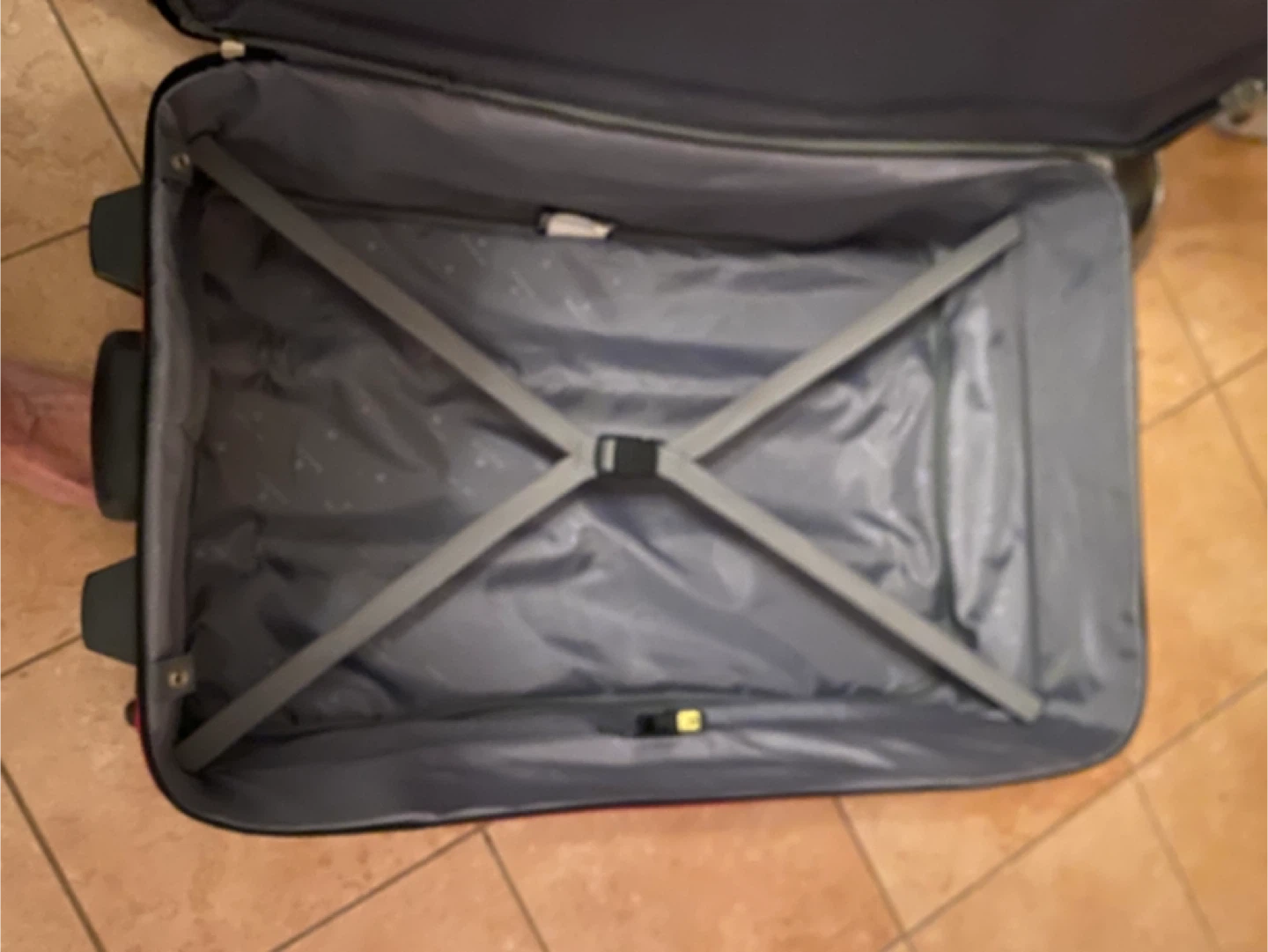Samsonite Red Rolling Suitcase Large - photo 4