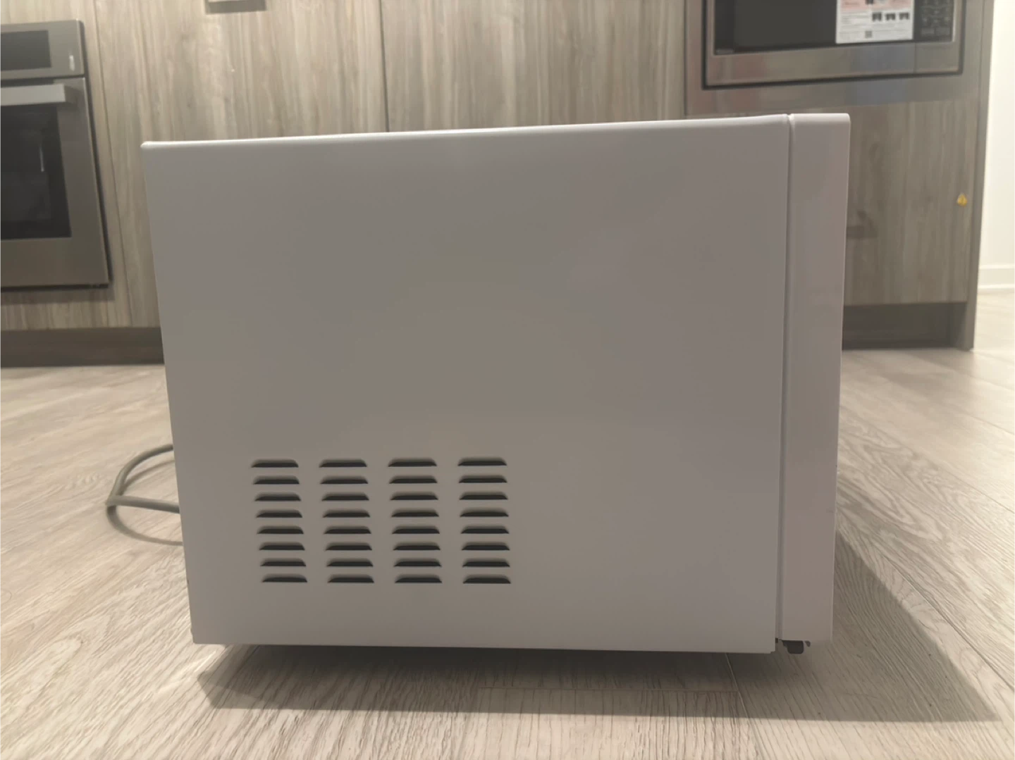 Panasonic Genius 1200W Microwave - photo 3