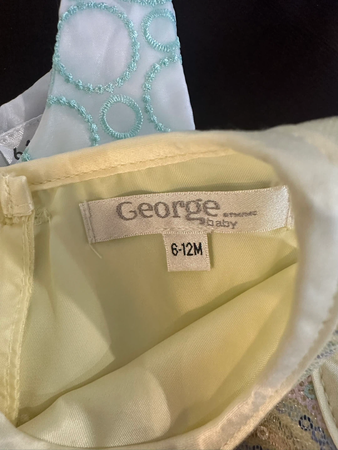 2 Baby Dresses- 6-12 mths - photo 5