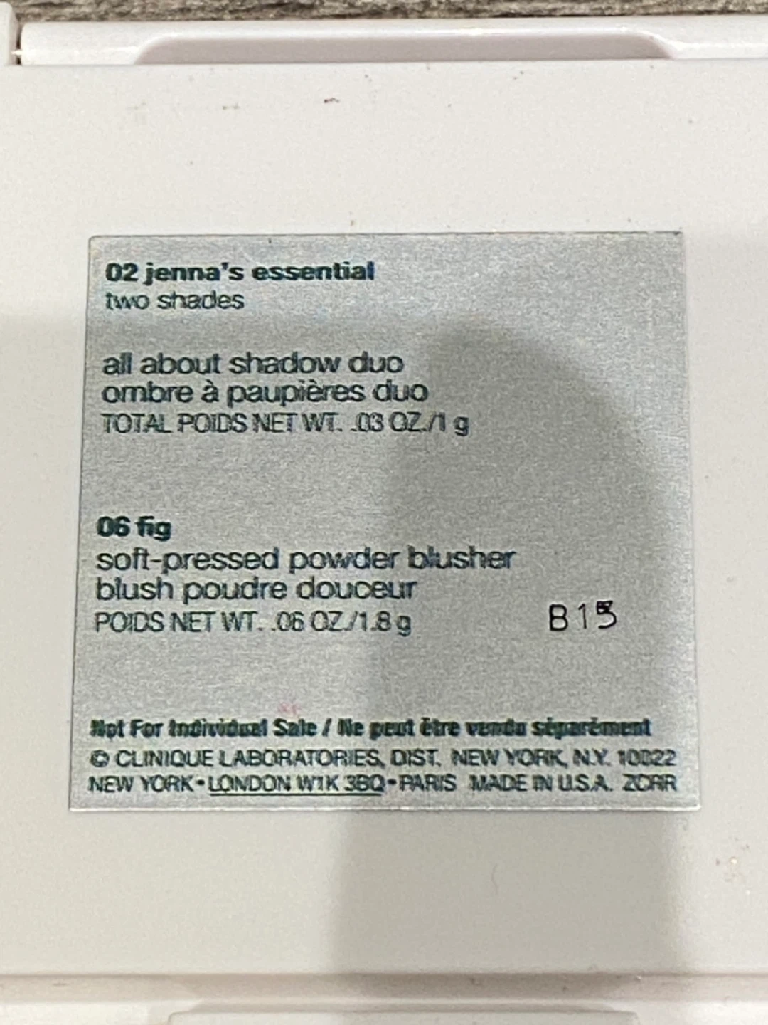 Clinique 02 Jenna's Essential All About shadow & Powder Blusher - photo 3