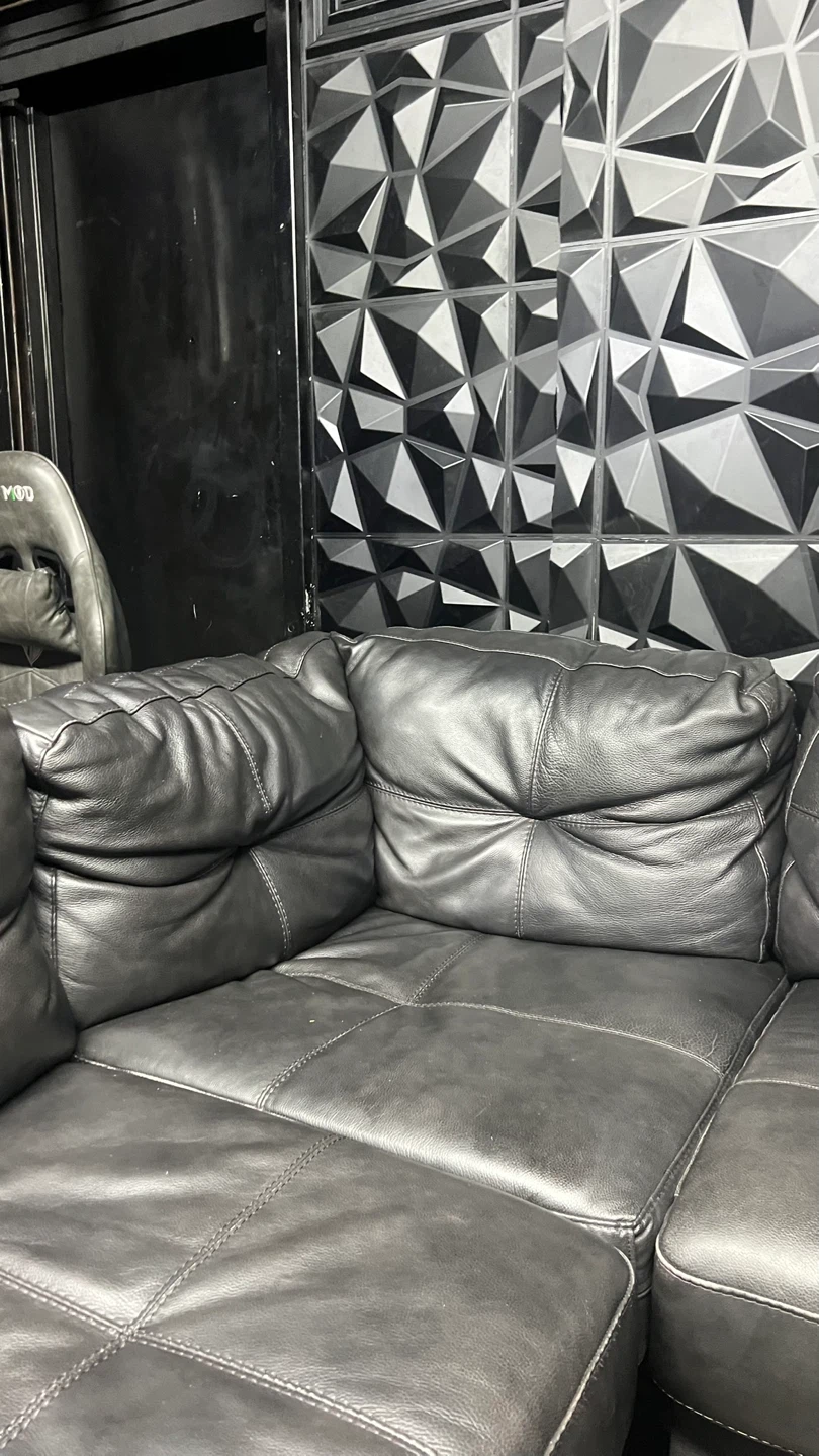 Black Leather Sectional Sofa - photo 4