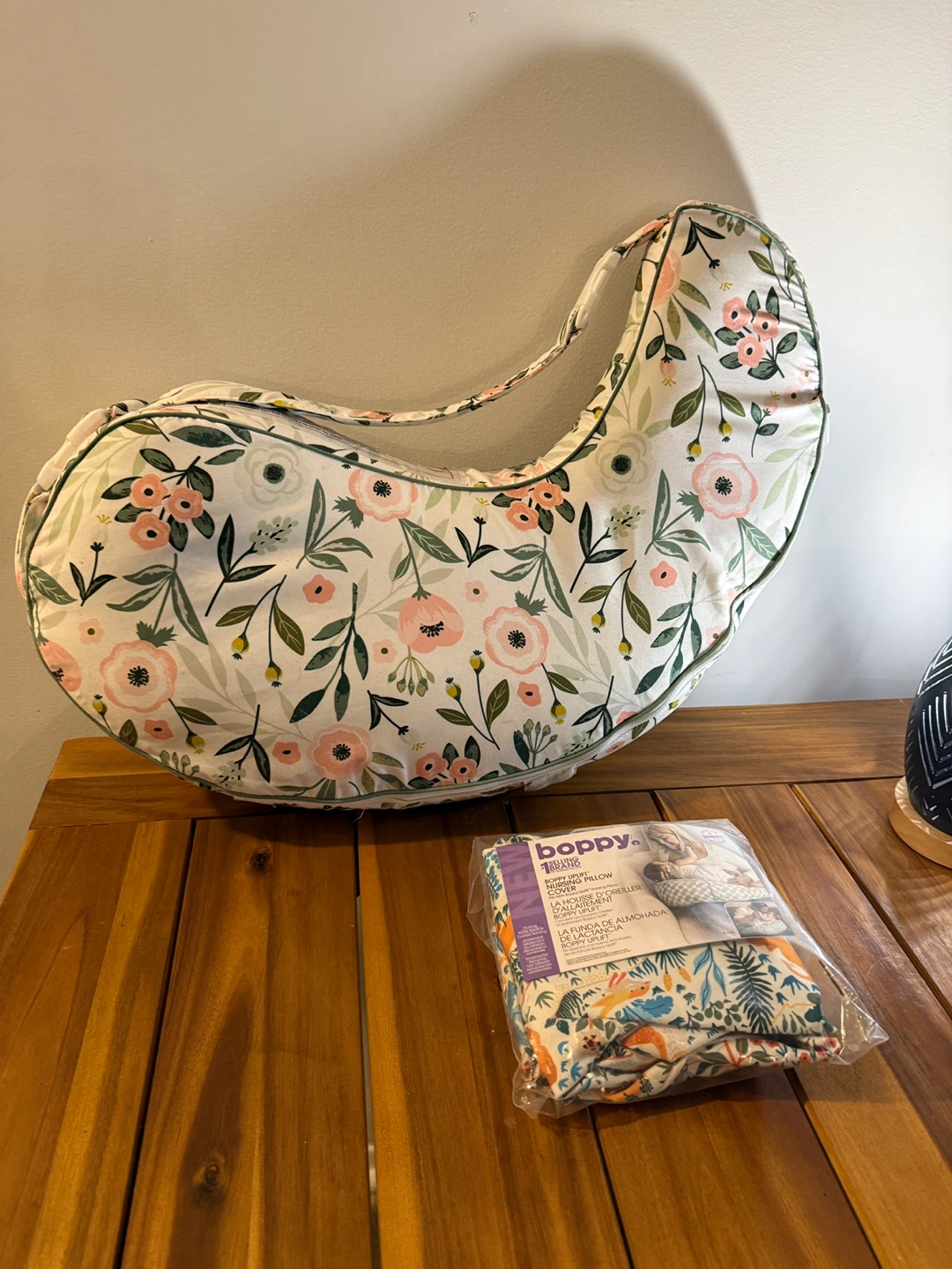 Boppy UPLIFT Nursing Pillow with Cover - Floral Print