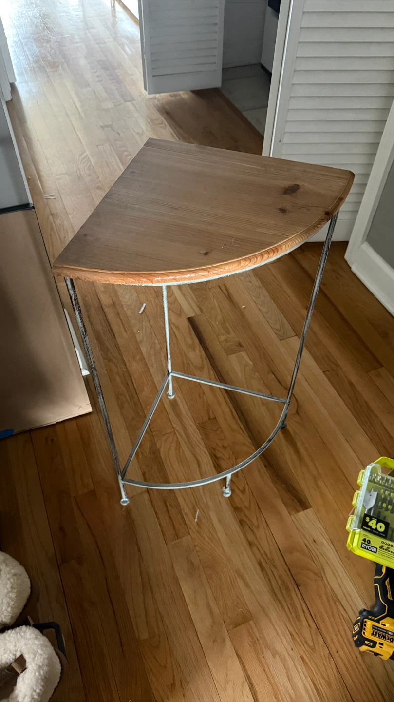 Corner Table