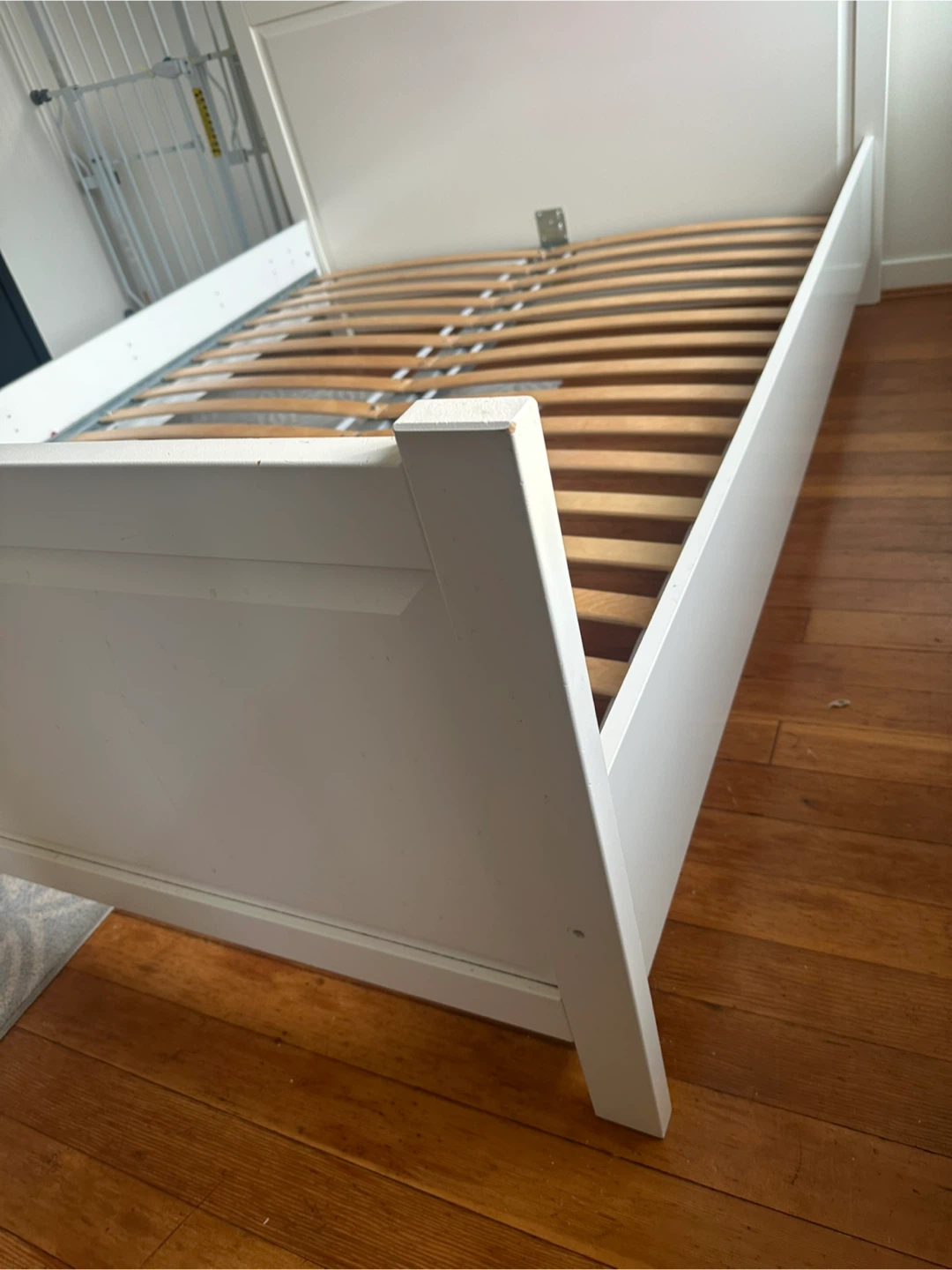 White ikea Queen bed frame *Free Delivery - photo 3