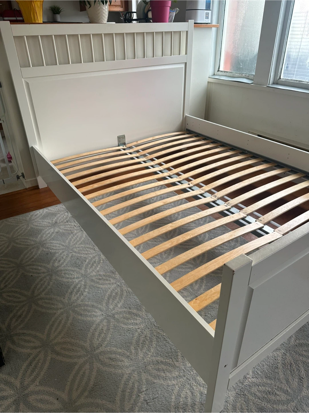 White ikea Queen bed frame *Free Delivery - photo 5