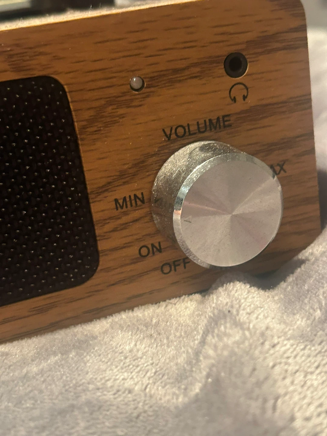 Turntable with Built-In Speaker - photo 3