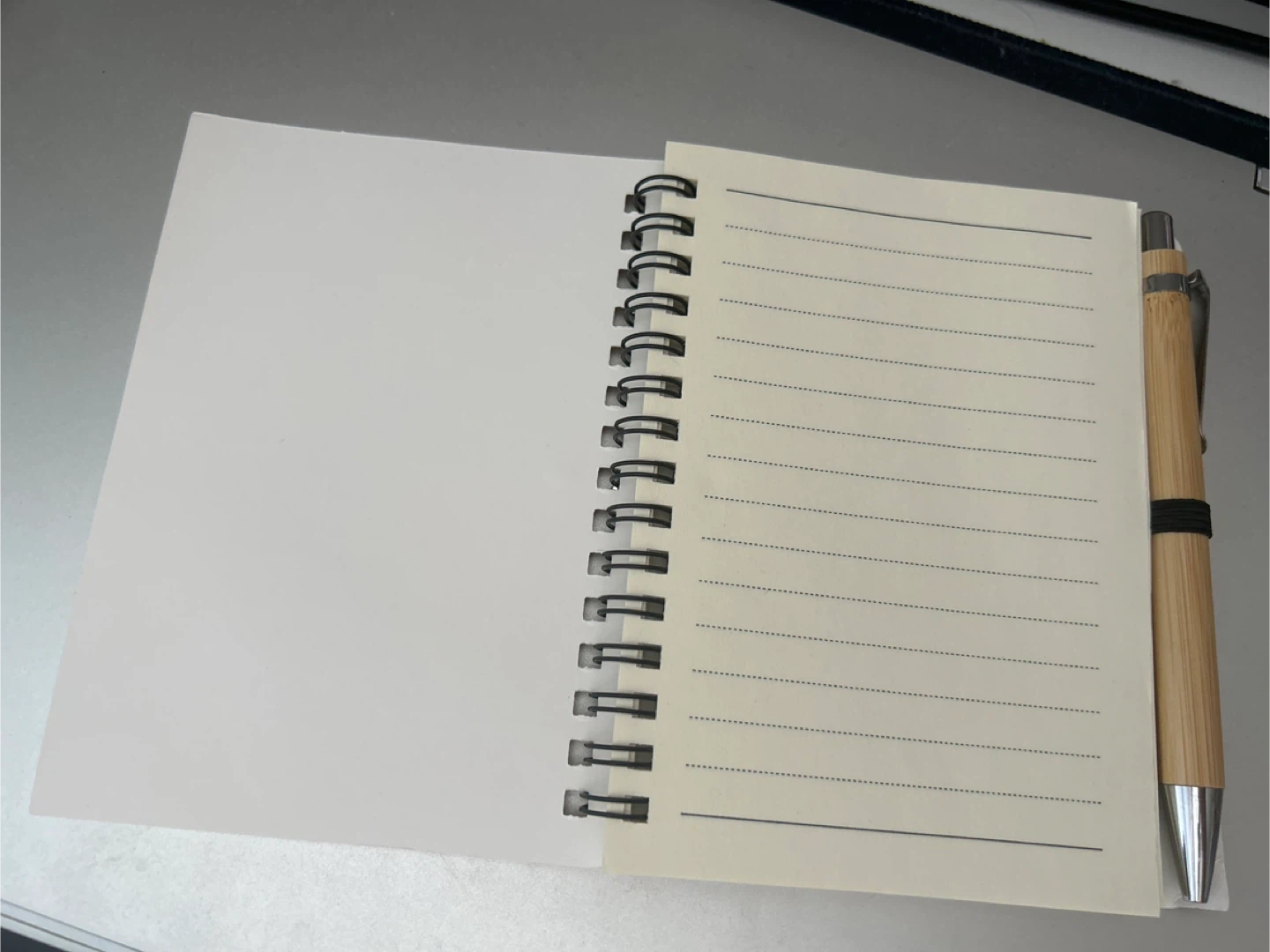 Merry Christmas Notebook and Pen Set 🧡 - photo 2