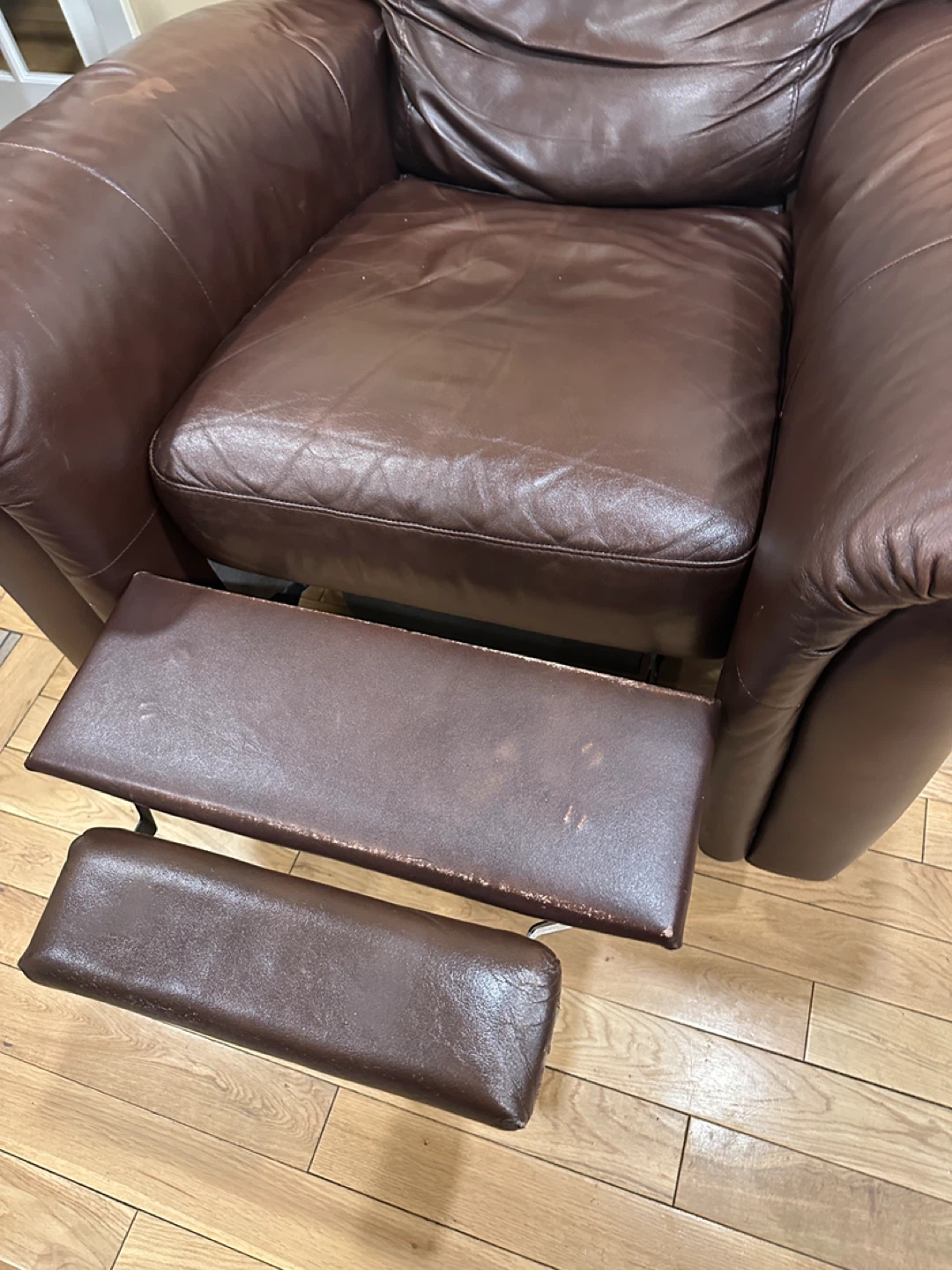 Editions Oversized Genuine Leather Recliner (CAN DELIVER) - photo 5