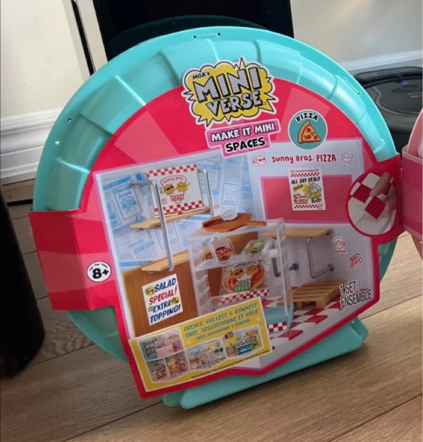 🧡 MGA's Mini Verse Make It Mini Spaces Pizza Playset