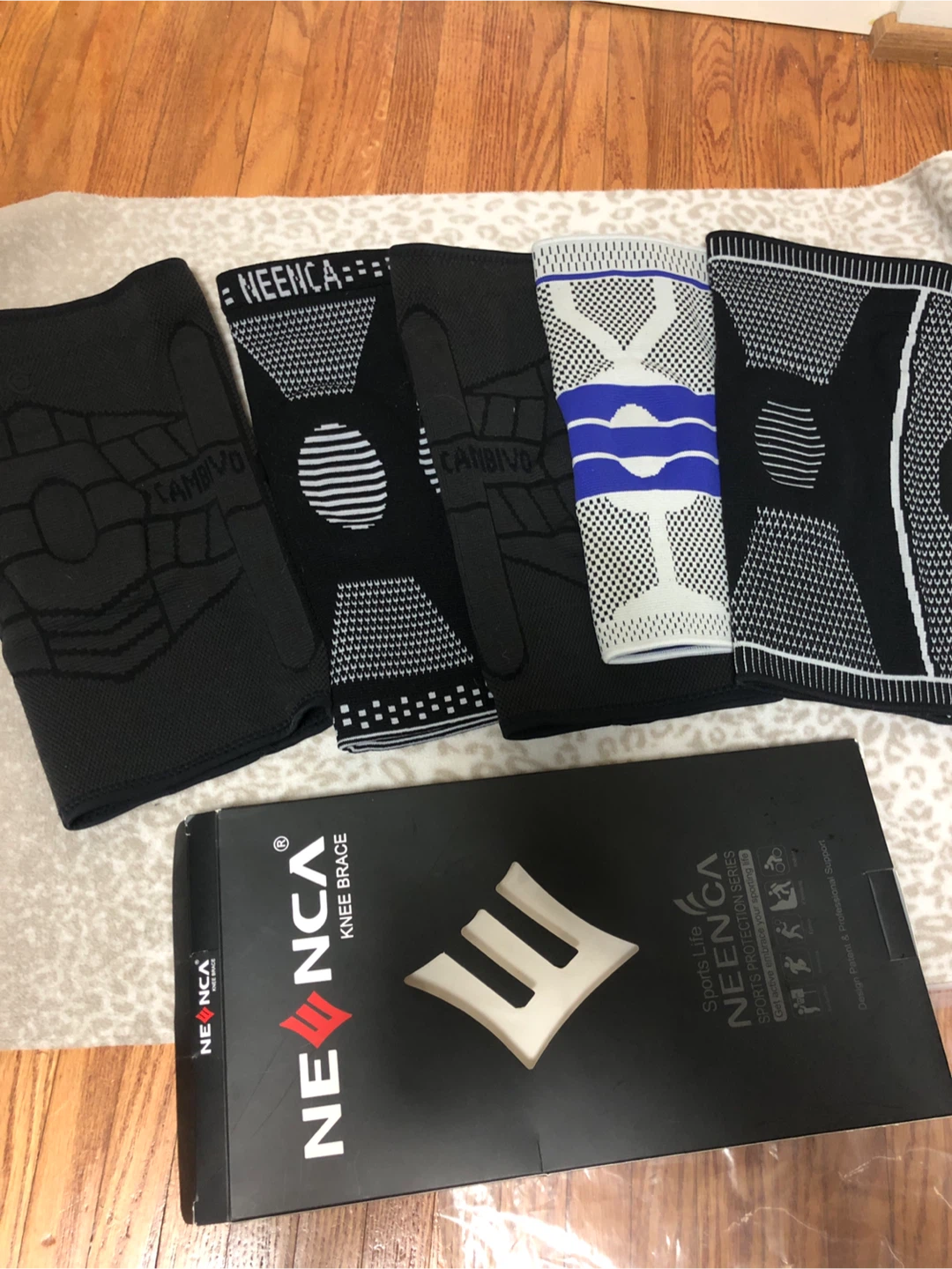 Medical knee support with patella and side braces - photo 3