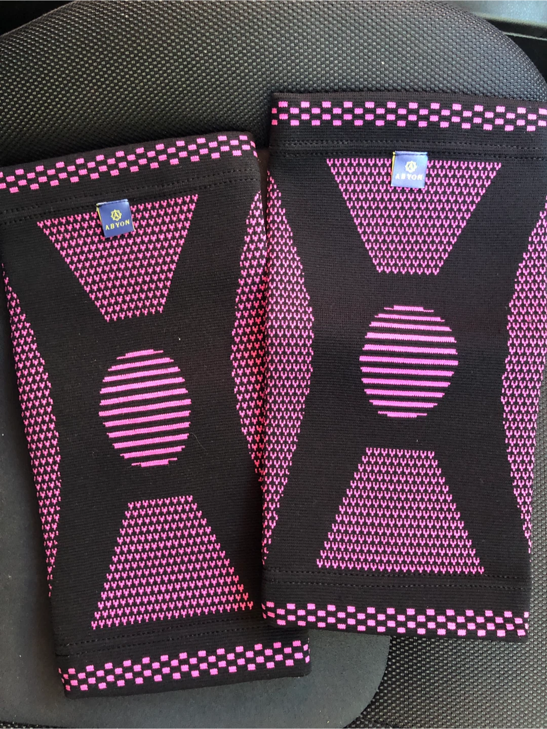 Various KNEE compression sleeves - photo 2