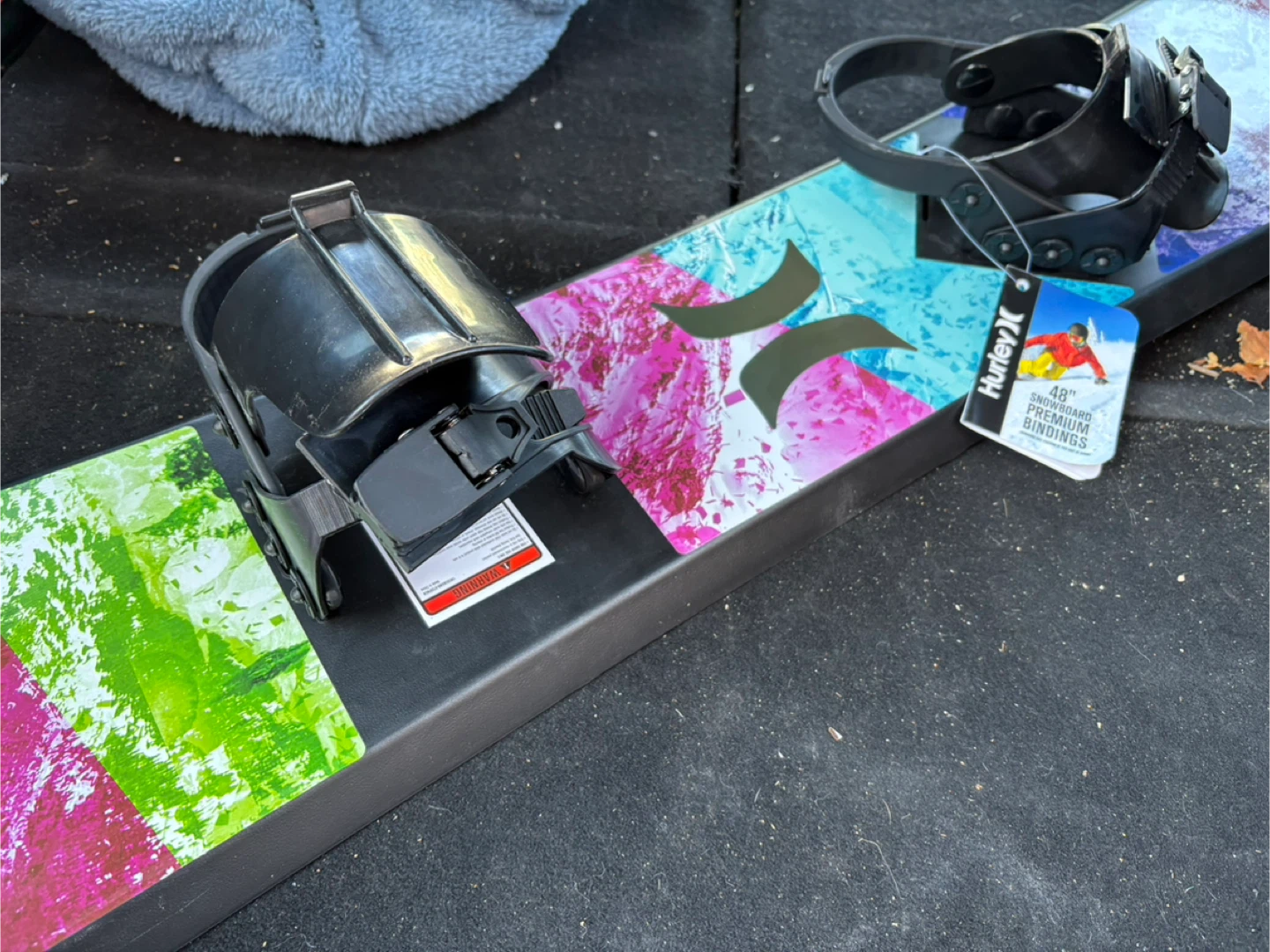 Hurley 48" Snowboard with Premium Bindings - photo 2