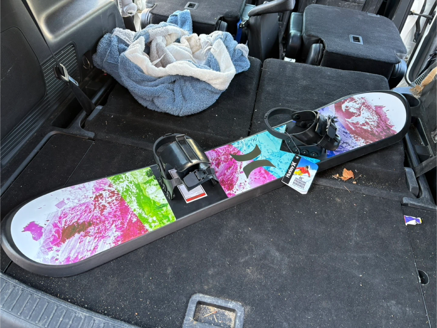 Hurley 48" Snowboard with Premium Bindings
