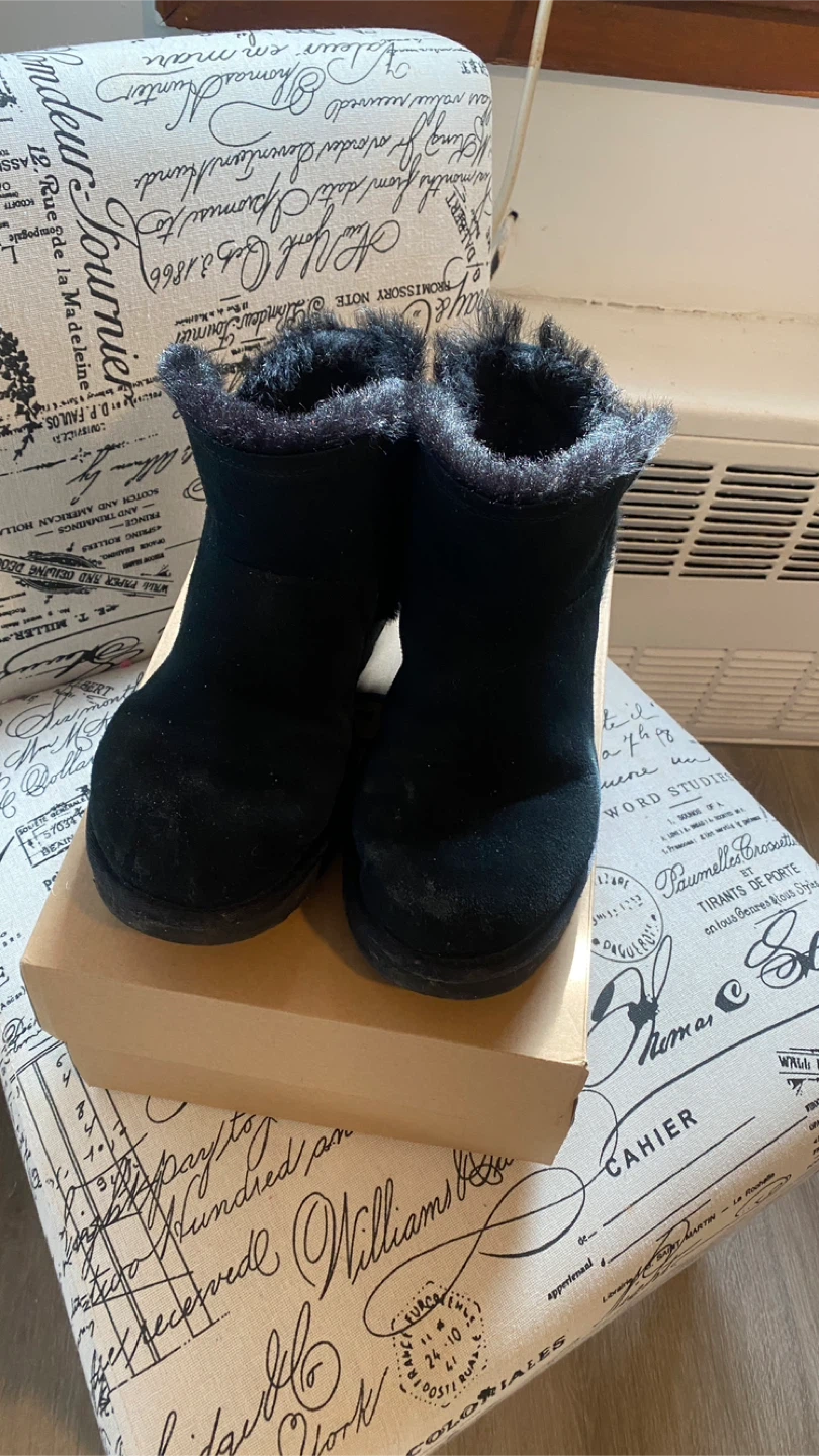 Ugg boots size 9 authentic