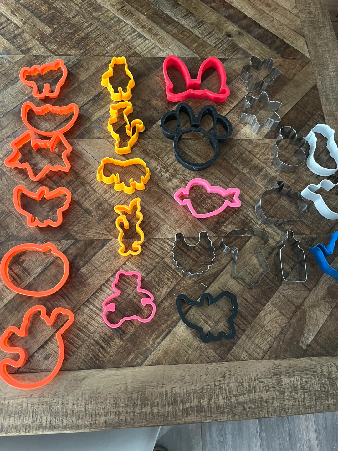 🧡Assorted Cookie Cutters - Halloween, Baby, Disney Characters