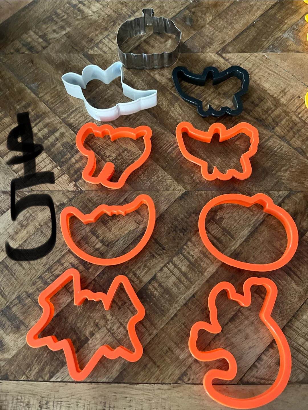 🧡Assorted Cookie Cutters - Halloween, Baby, Disney Characters - photo 2