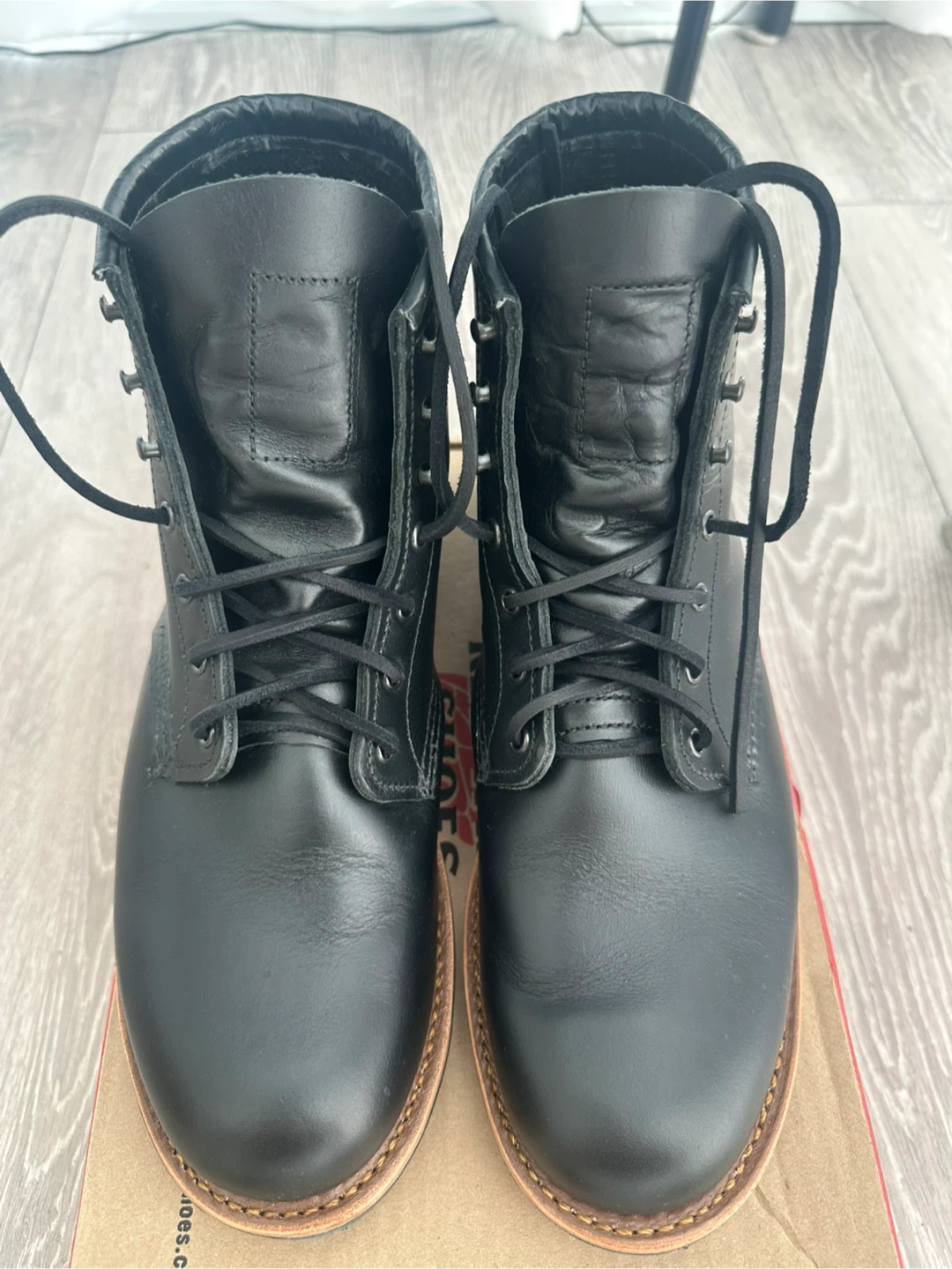 Red Wing Beckman 9423 - Size 9.5D (Worn Once + Leather Laces)