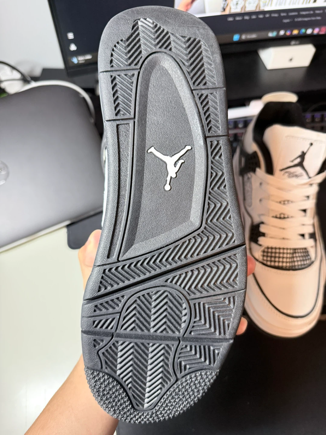 Air Jordan 4 Retro White Black Cement Sneakers - photo 4