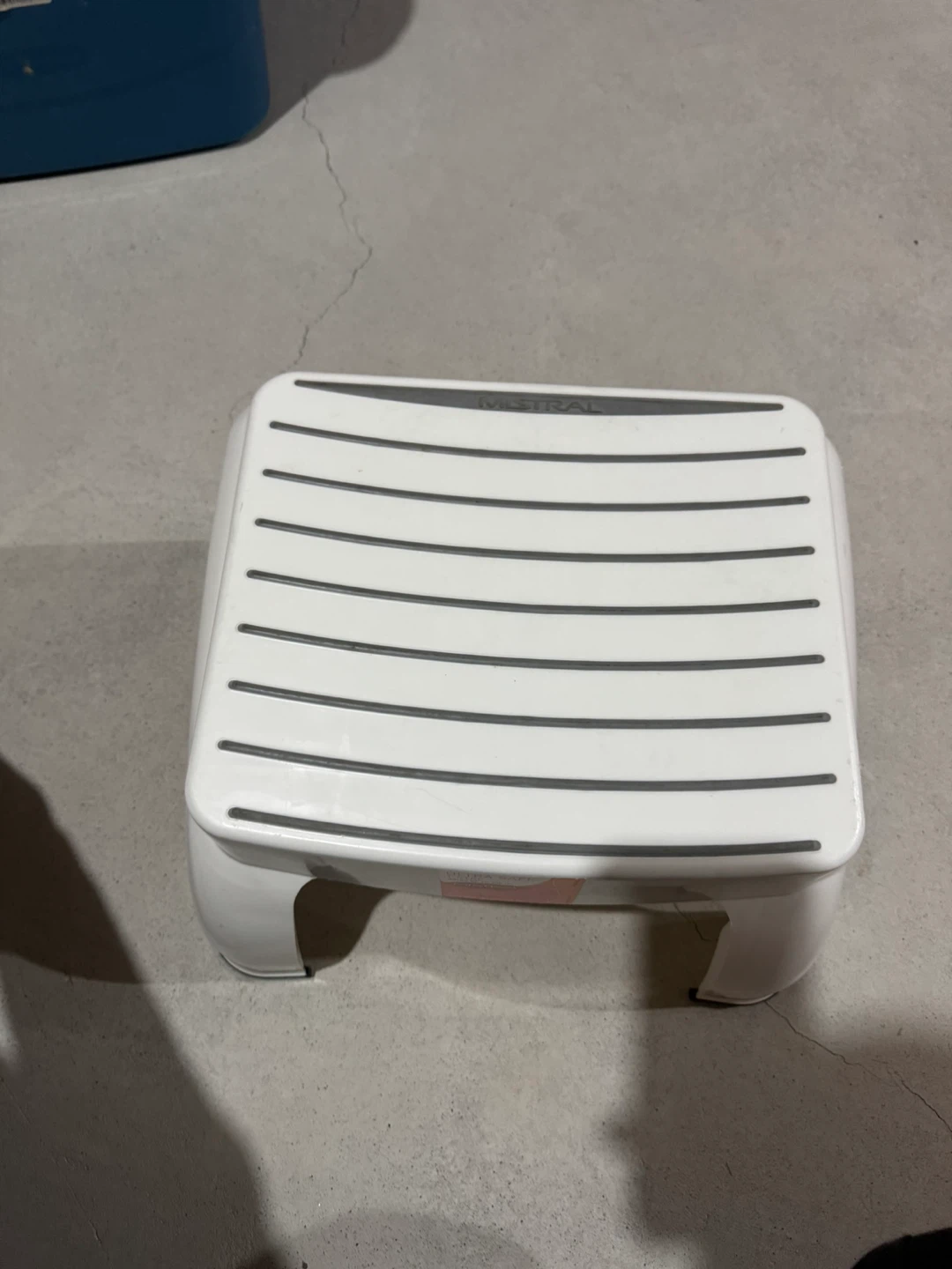 1 Step Stool (Good Condition) - photo 2