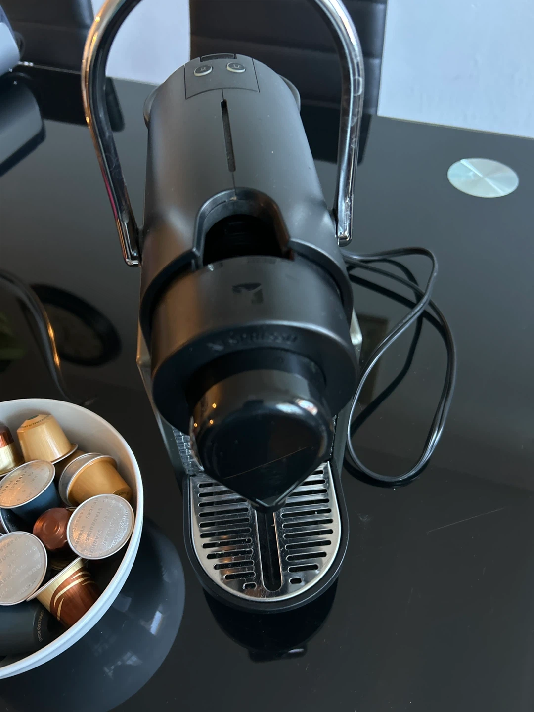 Nespresso Mini Coffee Machine with capsules included - photo 2