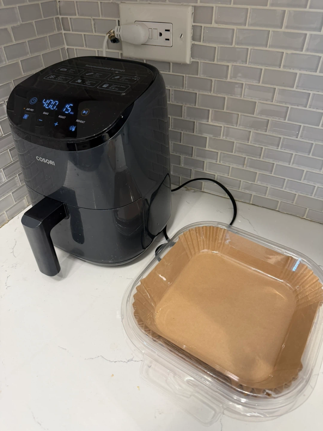 Cosori Mini Air Fryer (2.1QT) Barely Used + Free Parchment Paper - photo 4