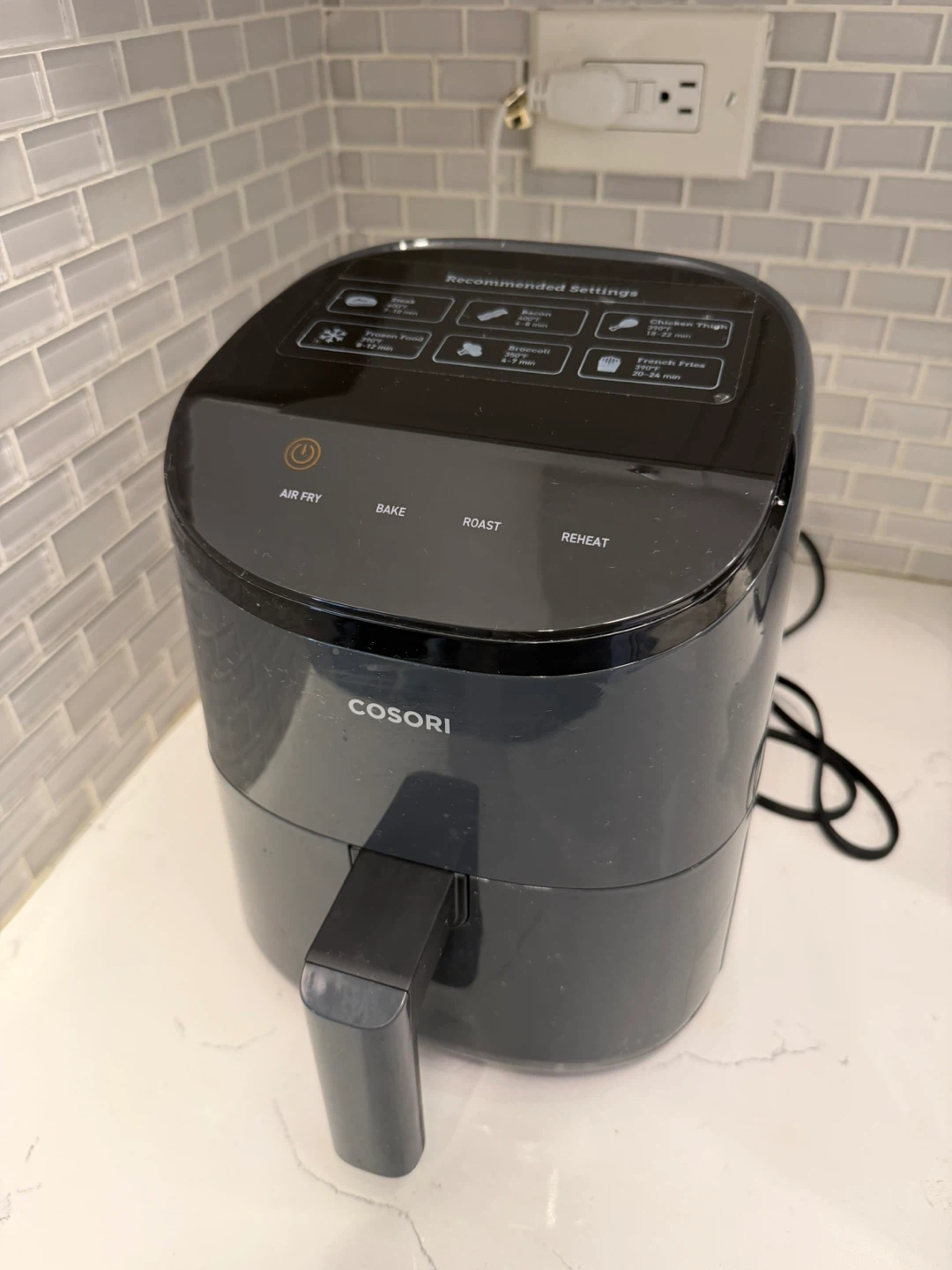 Cosori Mini Air Fryer (2.1QT) Barely Used + Free Parchment Paper - photo 2