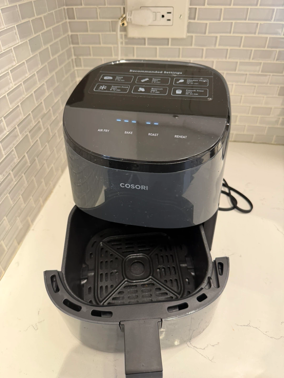 Cosori Mini Air Fryer (2.1QT) Barely Used + Free Parchment Paper - photo 3