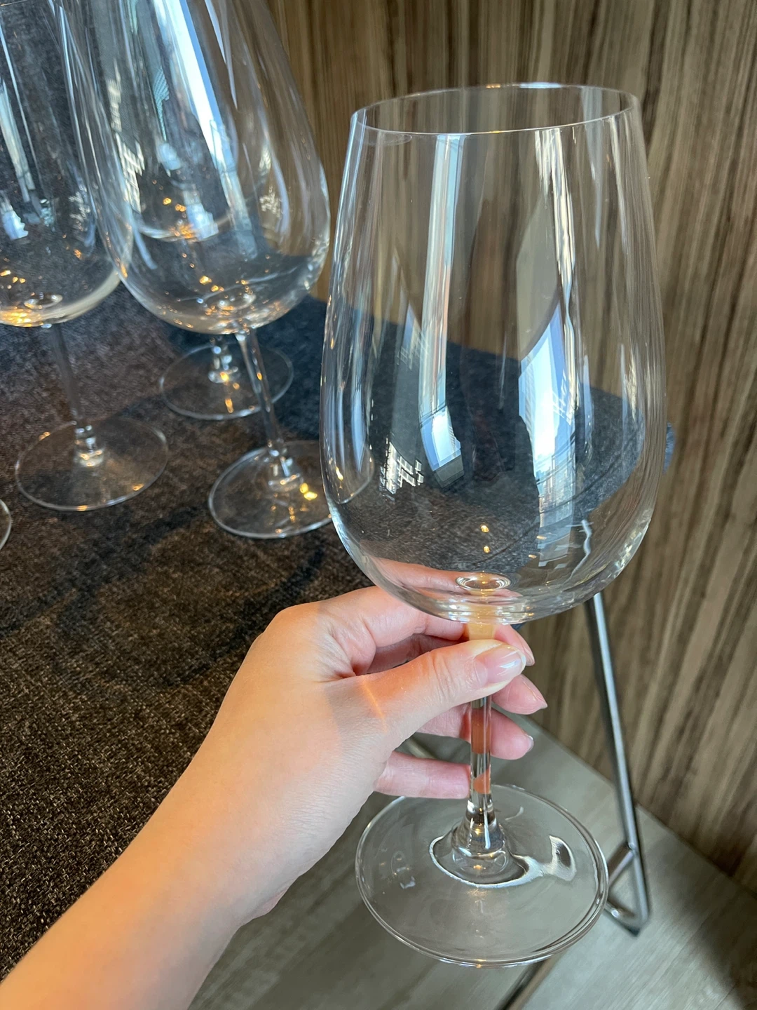 Set of 5 Clear Glass Wine Glasses - photo 2