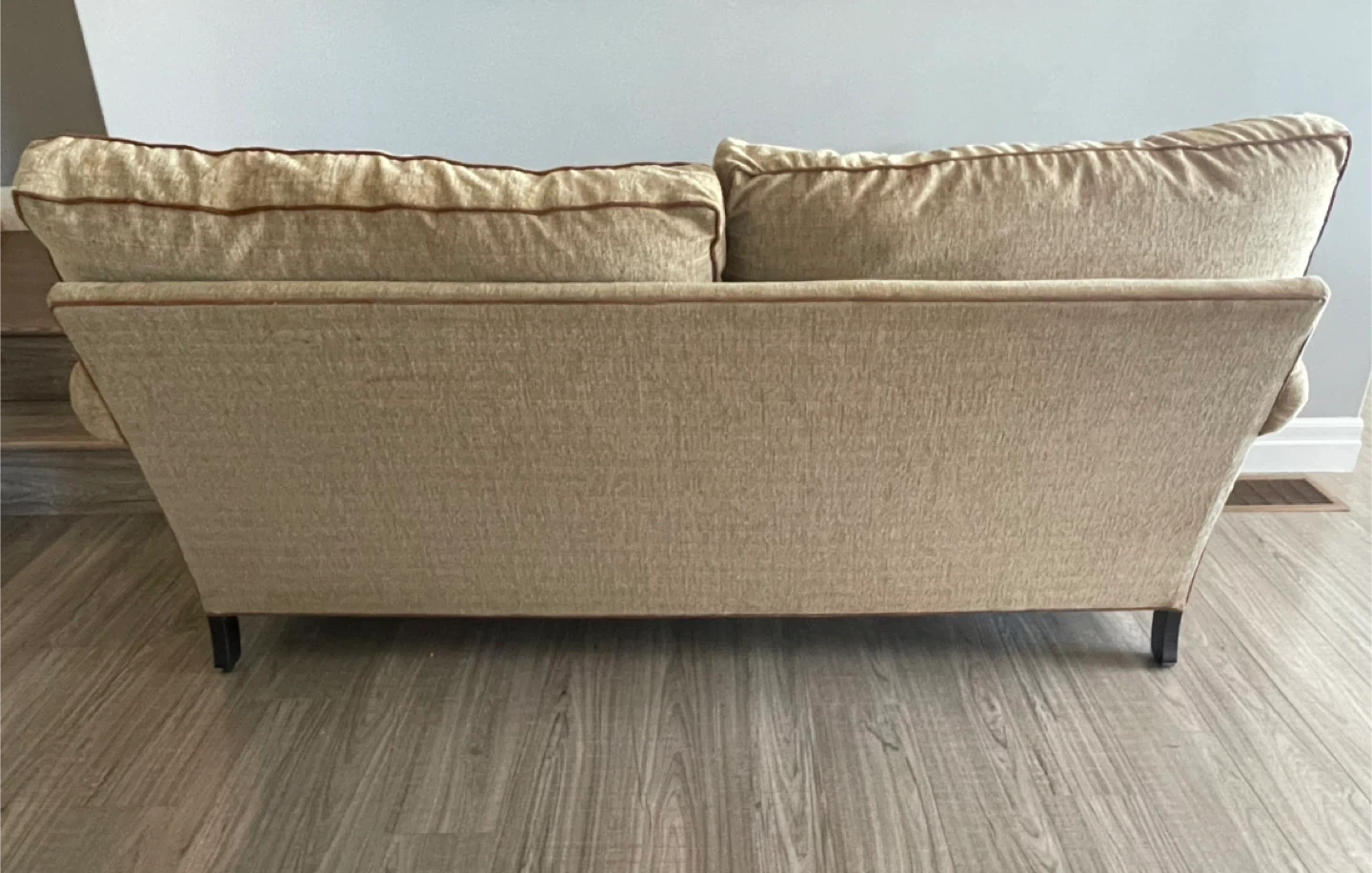Very Comfortable Couch - photo 3