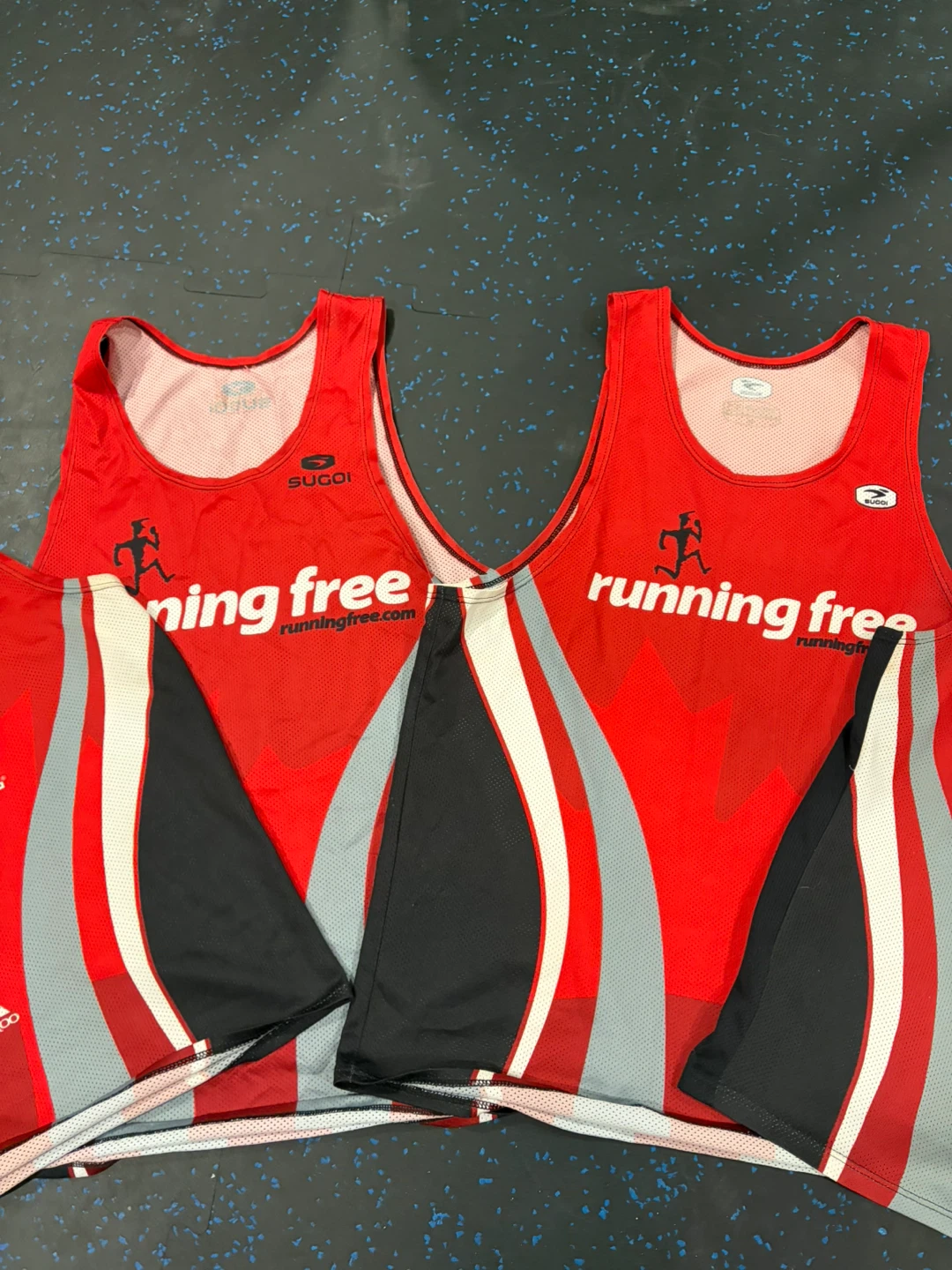 Running Free Singlets