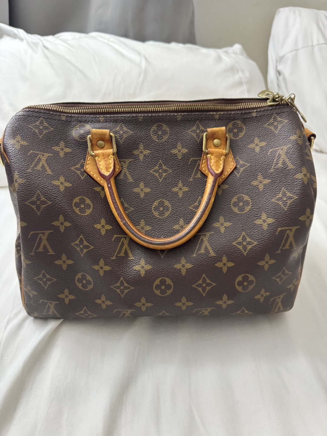 Louis Vuitton bandouliere 30 Monogram Canvas Handbag - photo 2