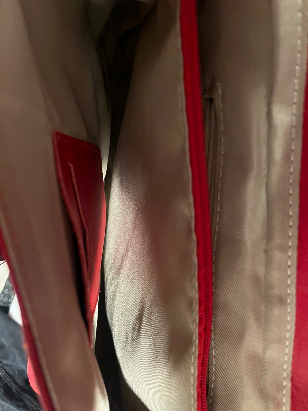 Red Quilted Shoulder Bag with Gold Chain - photo 5