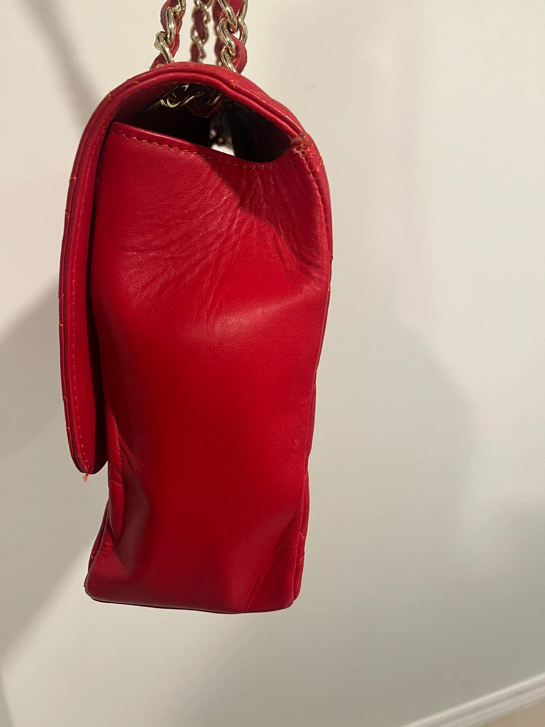 Red Quilted Shoulder Bag with Gold Chain - photo 4