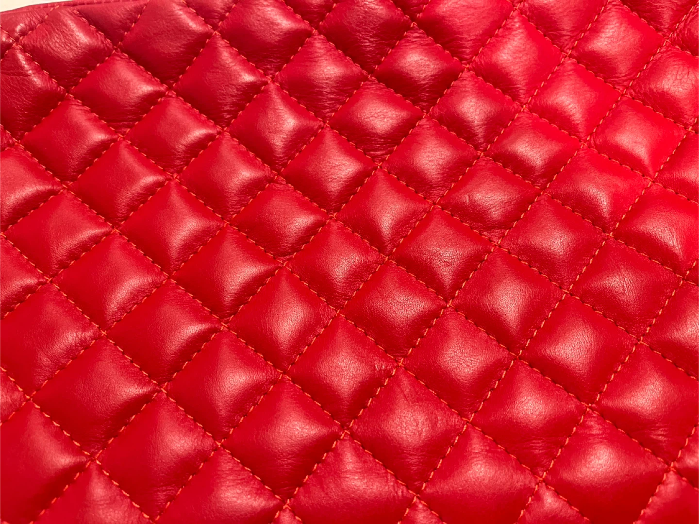 Red Quilted Shoulder Bag with Gold Chain - photo 3