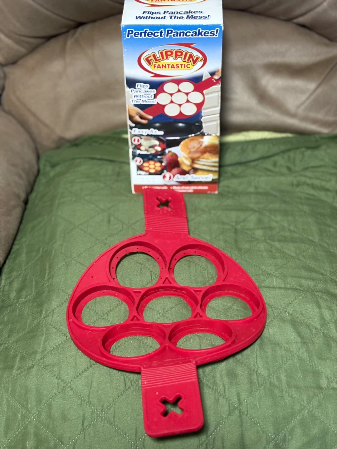 Flippin' Fantastic 7-Hole Pancake Maker - photo 2