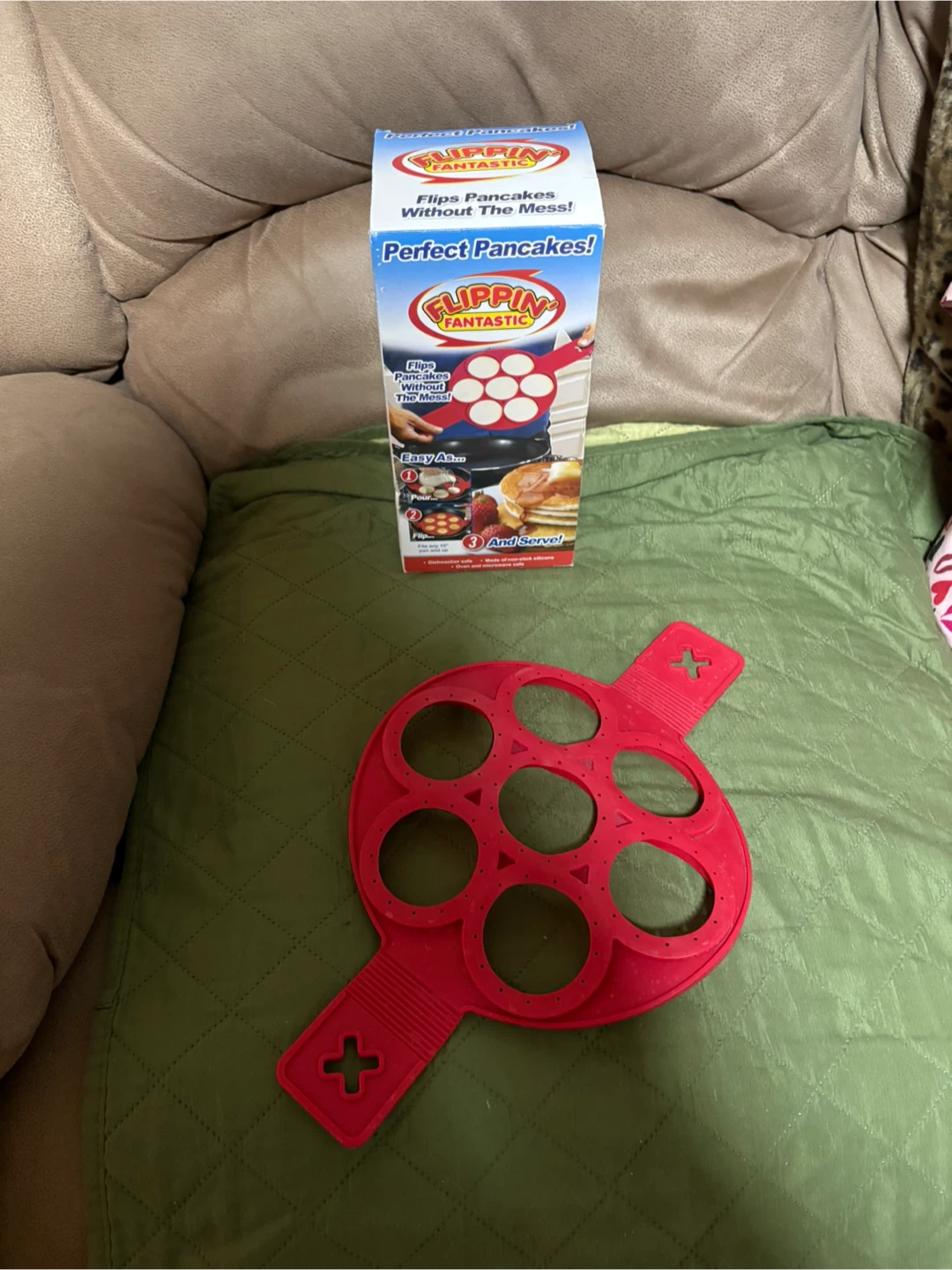 Flippin' Fantastic 7-Hole Pancake Maker - photo 3