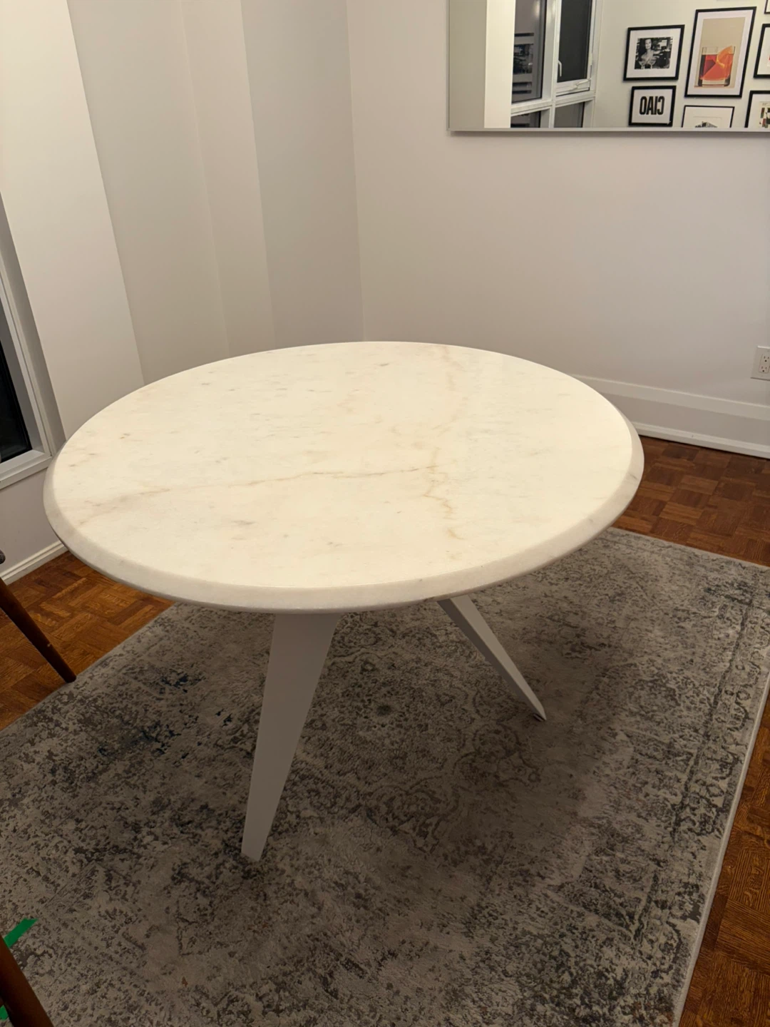 EQ3 round marble dining table - photo 2