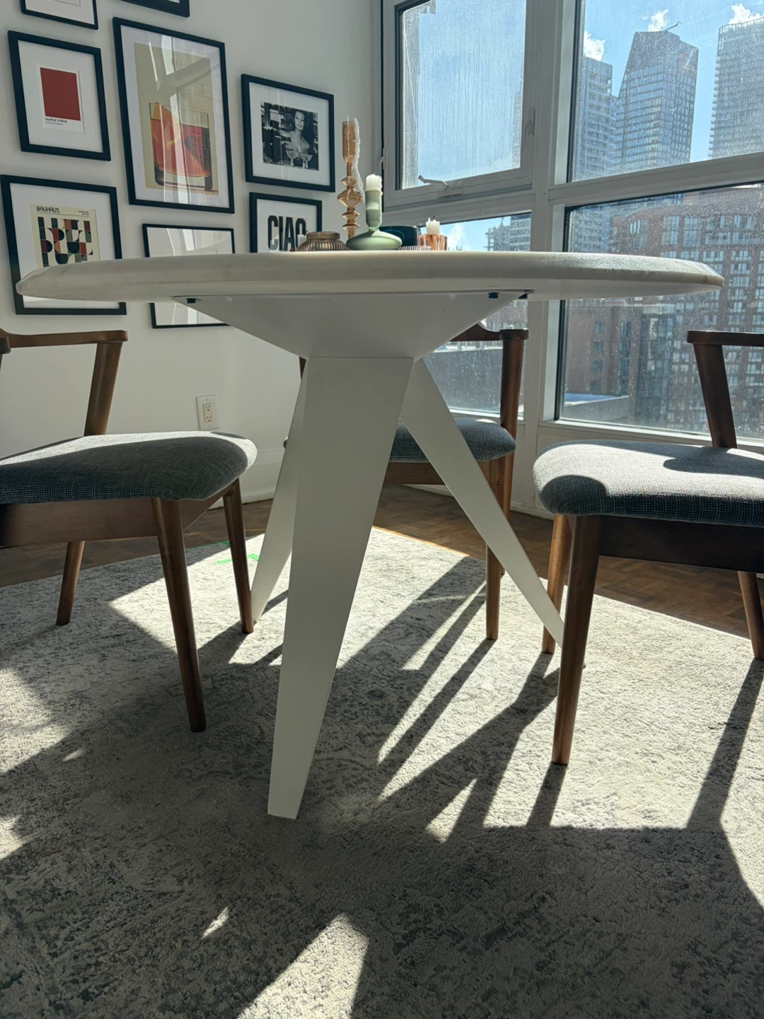 EQ3 round marble dining table - photo 4