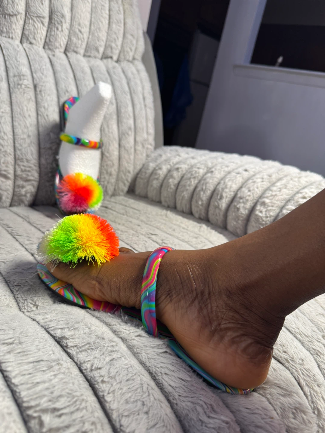 Women's Rainbow Pom Pom Thong Sandals Size 39 - photo 2