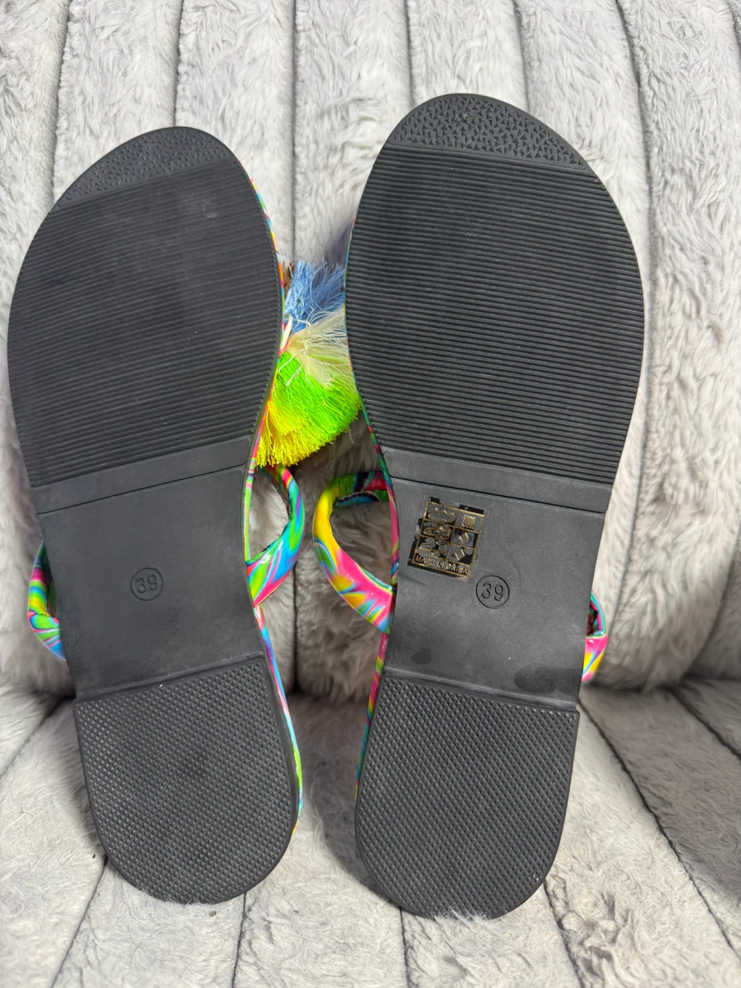 Women's Rainbow Pom Pom Thong Sandals Size 39 - photo 4