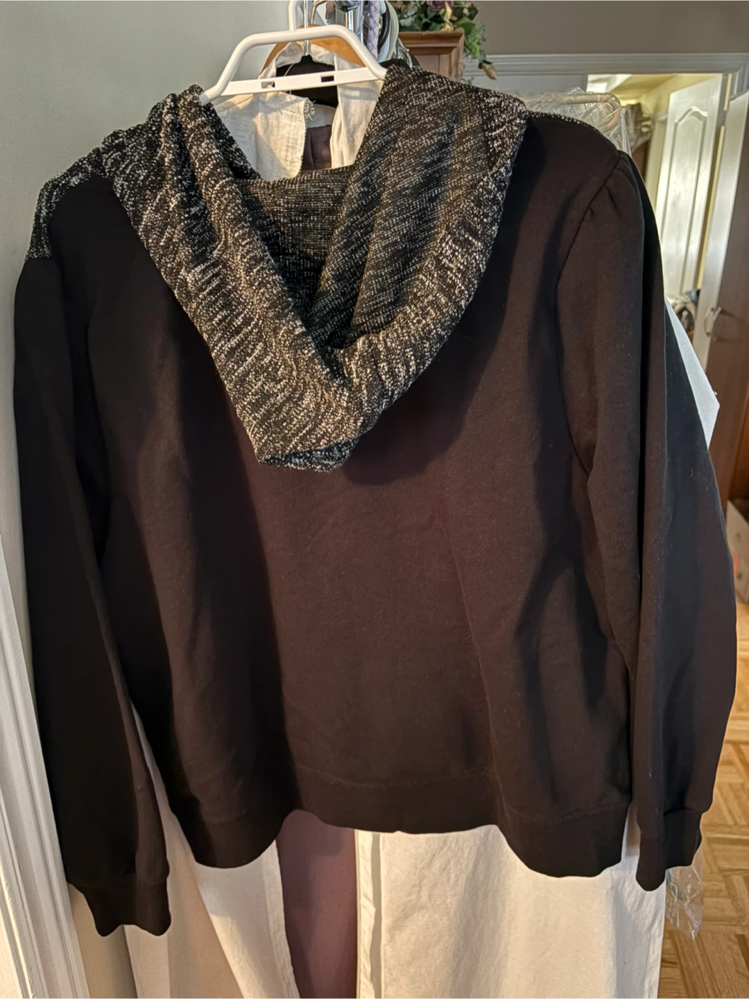 Karl Lagerfeld Paris Hoodie - Size XL - photo 4