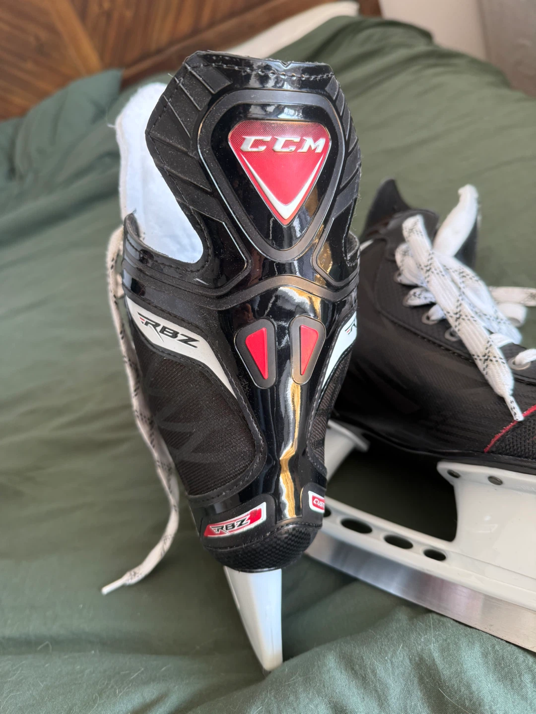 CCM RBZ Hockey Skates - photo 2
