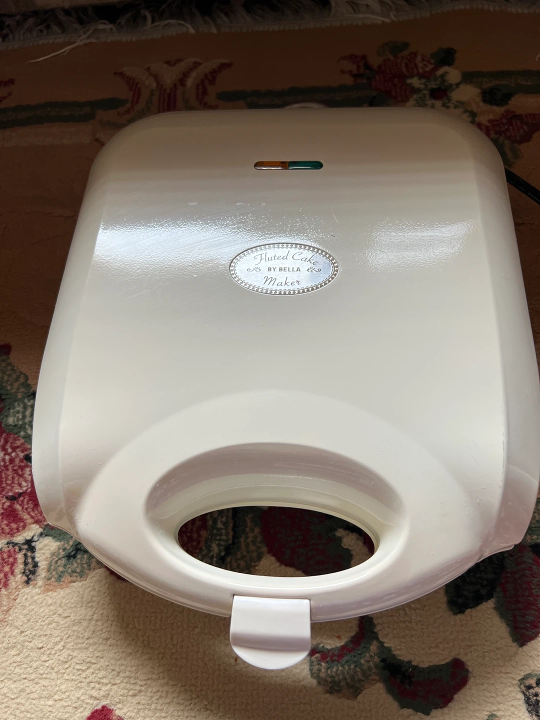 Bella Fluted Cake Maker Model 13579 - photo 2