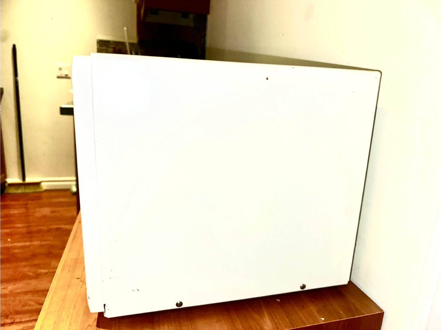 GE Turntable Microwave Oven - photo 4